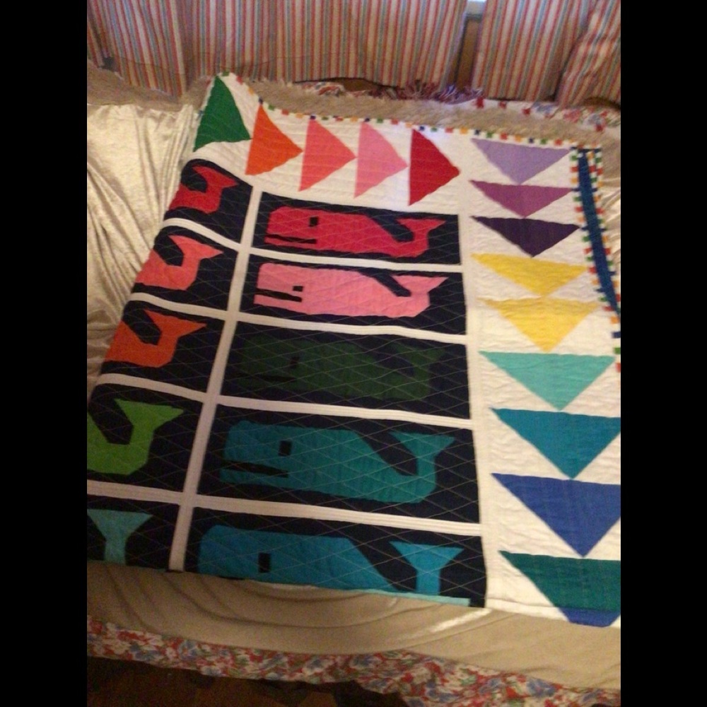 - Patch work throw/table cloth Whale resembling Vineyard vines - Picture 9 of 13